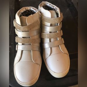 High top tennis shoes. Size 4 Girl.